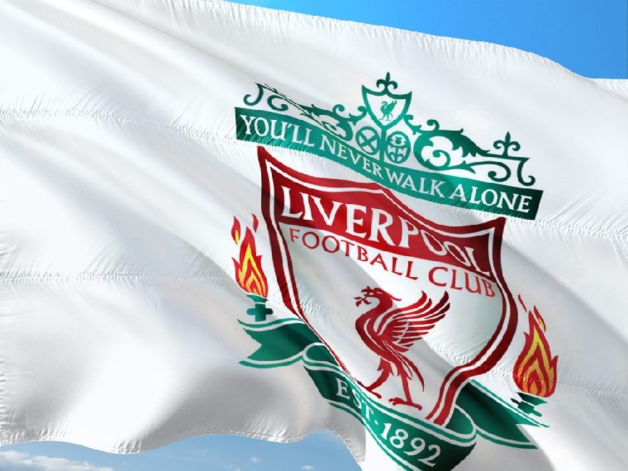 Flaga piłkarska Liverpoolu.